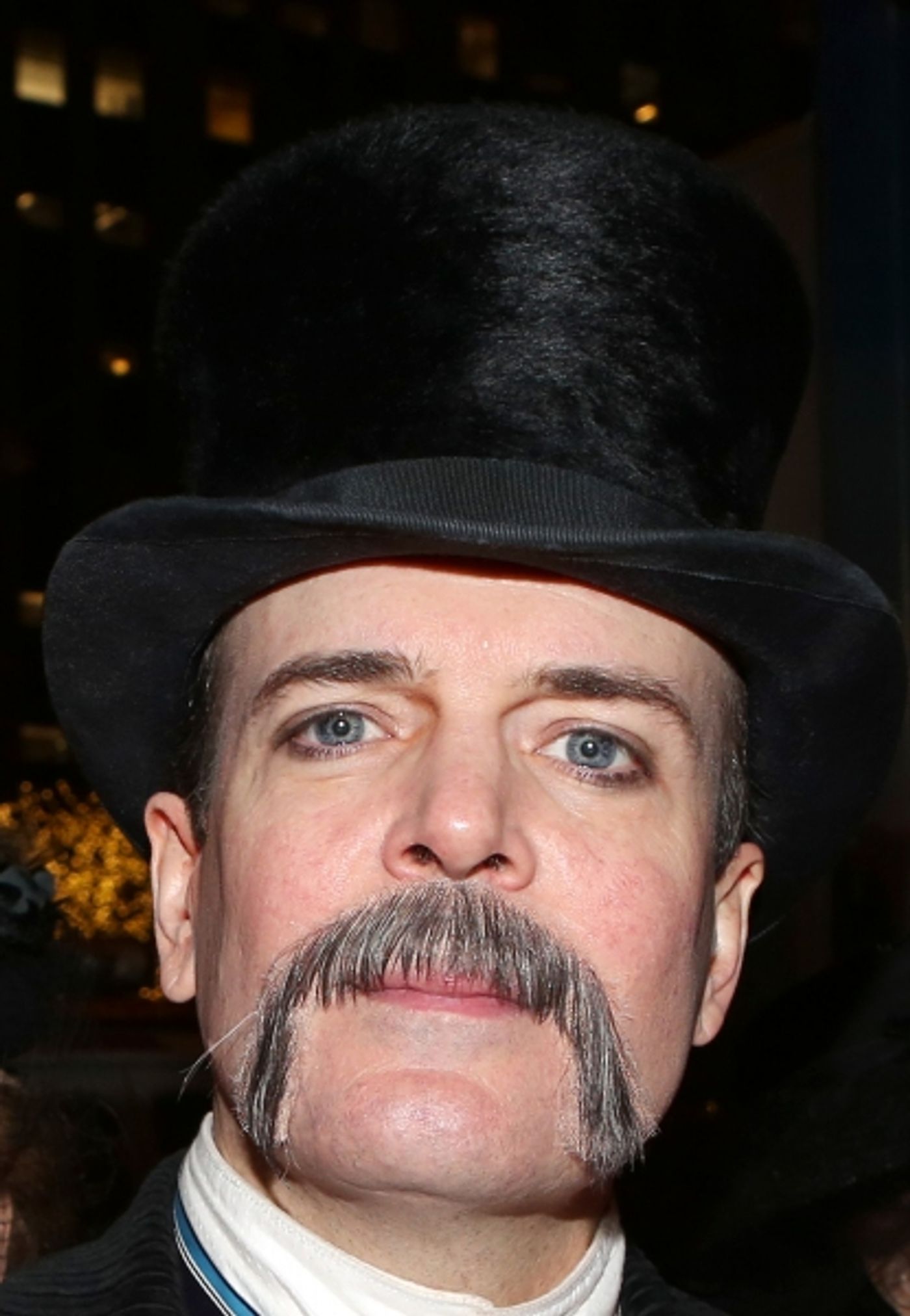 Photo Coverage: A GENTLEMAN'S GUIDE TO LOVE AND MURDER Cast Has Afternoon Tea at Downton Abbey Food Truck!  Image