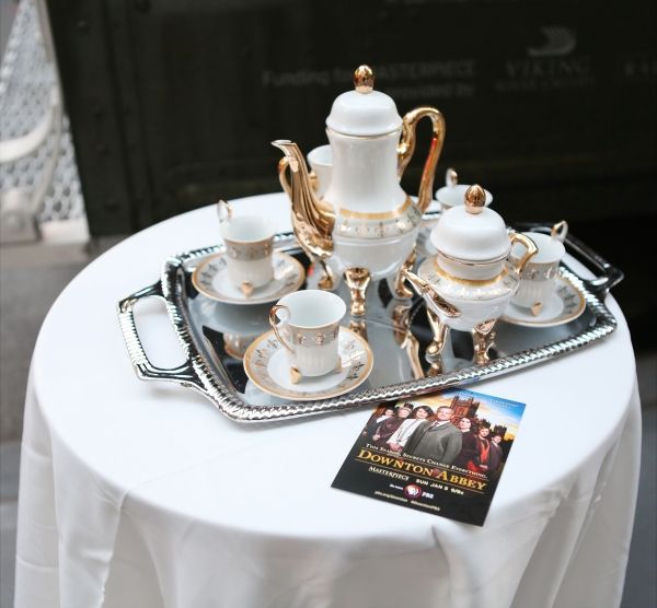Photo Coverage: A GENTLEMAN'S GUIDE TO LOVE AND MURDER Cast Has Afternoon Tea at Downton Abbey Food Truck! — photo 2 of 43