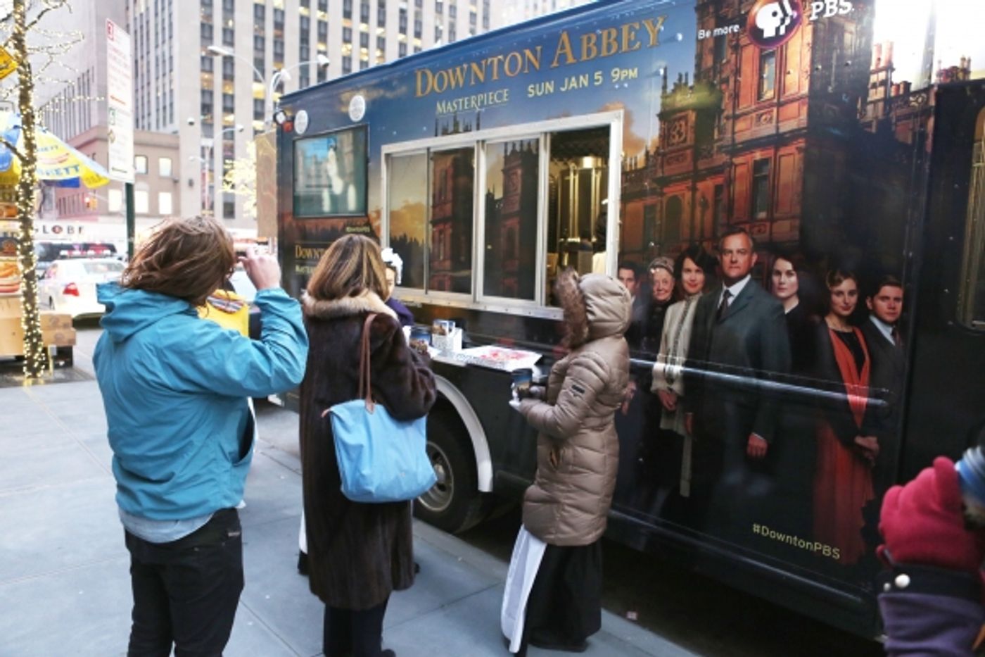 Photo Coverage: A GENTLEMAN'S GUIDE TO LOVE AND MURDER Cast Has Afternoon Tea at Downton Abbey Food Truck!  Image