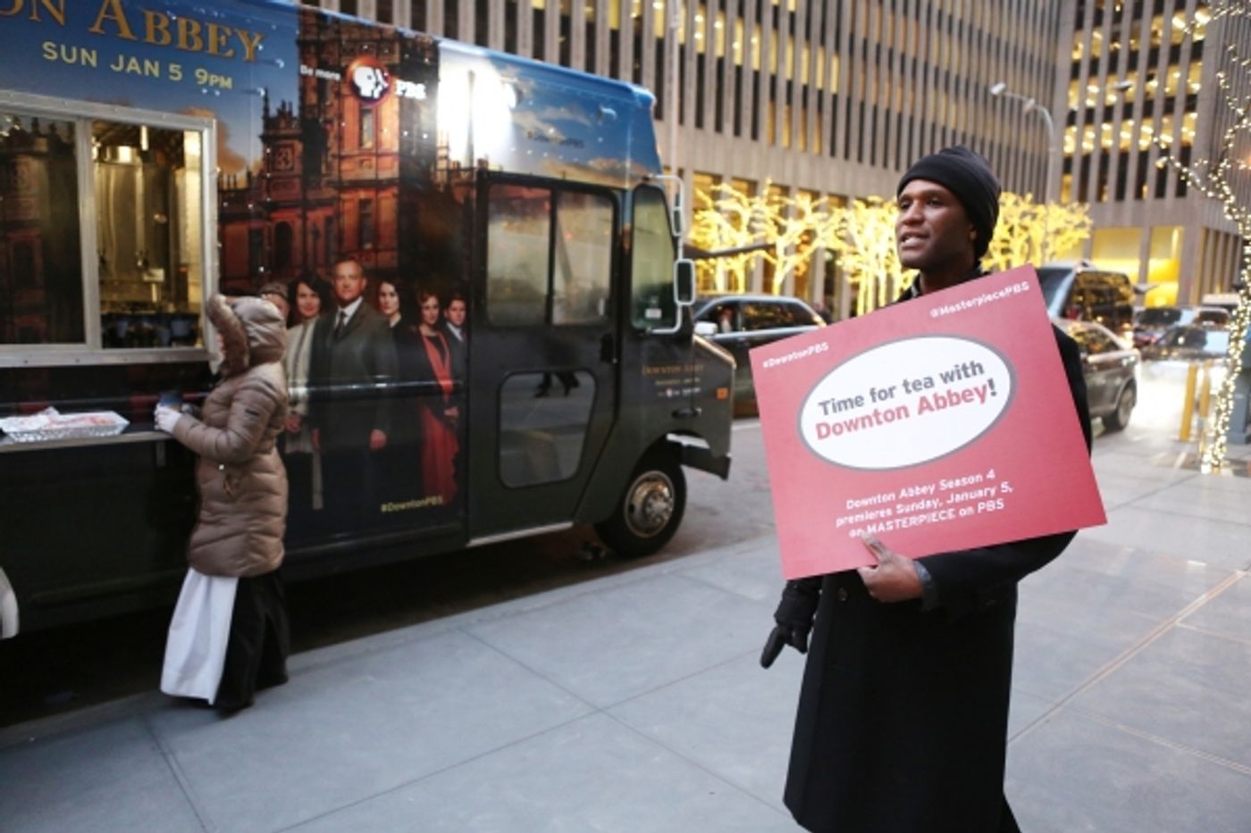 Photo Coverage: A GENTLEMAN'S GUIDE TO LOVE AND MURDER Cast Has Afternoon Tea at Downton Abbey Food Truck!  Image