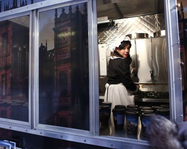 Photo Coverage: A GENTLEMAN'S GUIDE TO LOVE AND MURDER Cast Has Afternoon Tea at Downton Abbey Food Truck! — photo 8 of 43