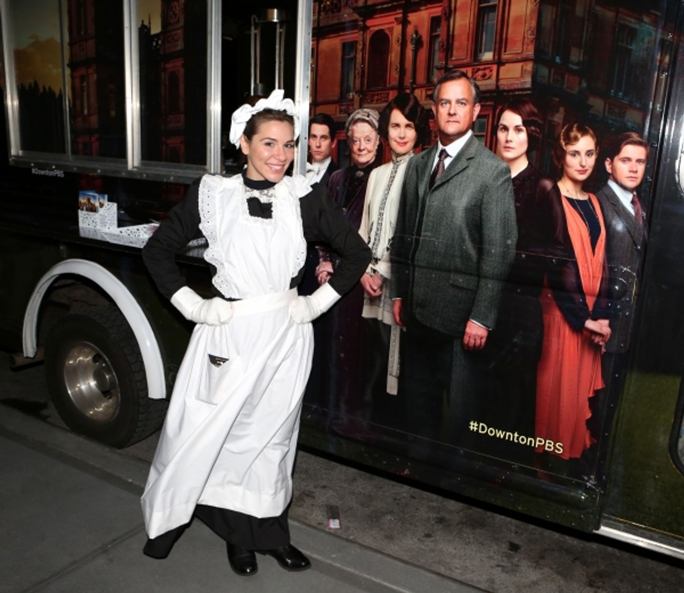 Photo Coverage: A GENTLEMAN'S GUIDE TO LOVE AND MURDER Cast Has Afternoon Tea at Downton Abbey Food Truck!  Image