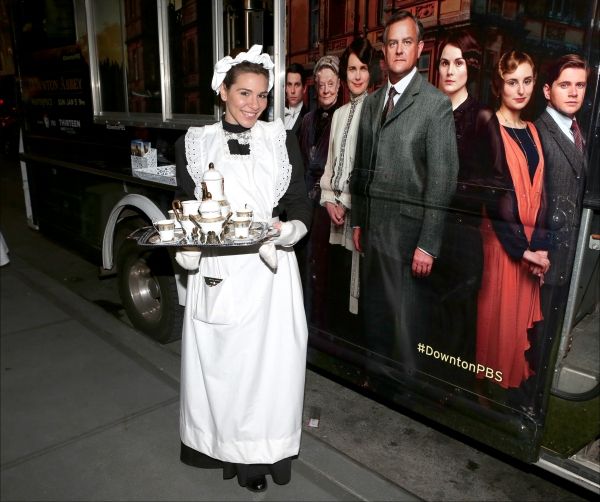 Photo Coverage: A GENTLEMAN'S GUIDE TO LOVE AND MURDER Cast Has Afternoon Tea at Downton Abbey Food Truck! — photo 13 of 43