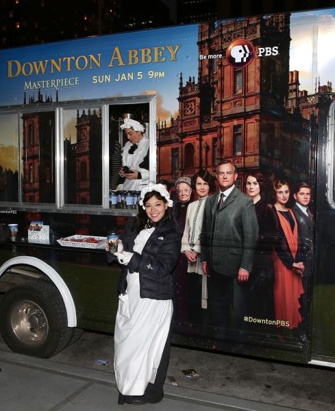 Photo Coverage: A GENTLEMAN'S GUIDE TO LOVE AND MURDER Cast Has Afternoon Tea at Downton Abbey Food Truck! — photo 15 of 43