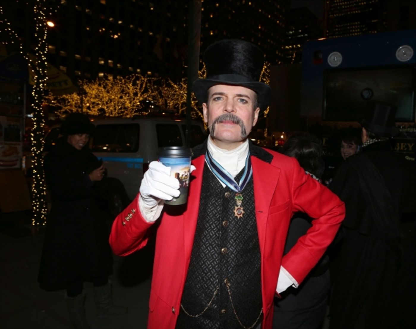 Photo Coverage: A GENTLEMAN'S GUIDE TO LOVE AND MURDER Cast Has Afternoon Tea at Downton Abbey Food Truck!  Image