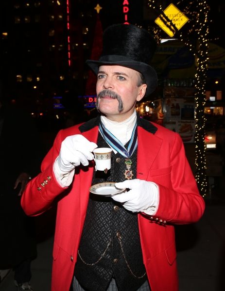 Photo Coverage: A GENTLEMAN'S GUIDE TO LOVE AND MURDER Cast Has Afternoon Tea at Downton Abbey Food Truck! — photo 26 of 43