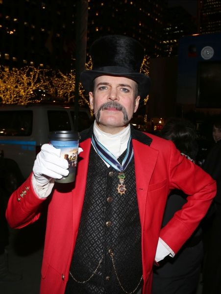 Photo Coverage: A GENTLEMAN'S GUIDE TO LOVE AND MURDER Cast Has Afternoon Tea at Downton Abbey Food Truck! — photo 37 of 43