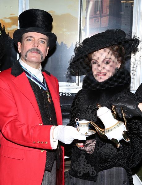 Photo Coverage: A GENTLEMAN'S GUIDE TO LOVE AND MURDER Cast Has Afternoon Tea at Downton Abbey Food Truck! — photo 27 of 43