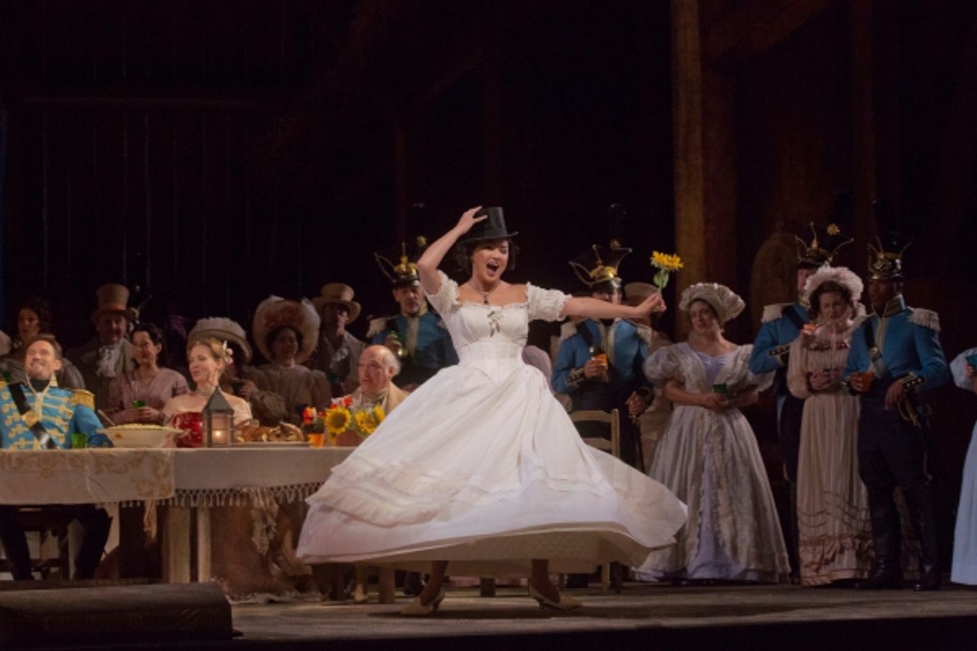 Photo Flash: First Look at Anna Netrebko in Donizetti's L'ELISIR D'AMORE  Image