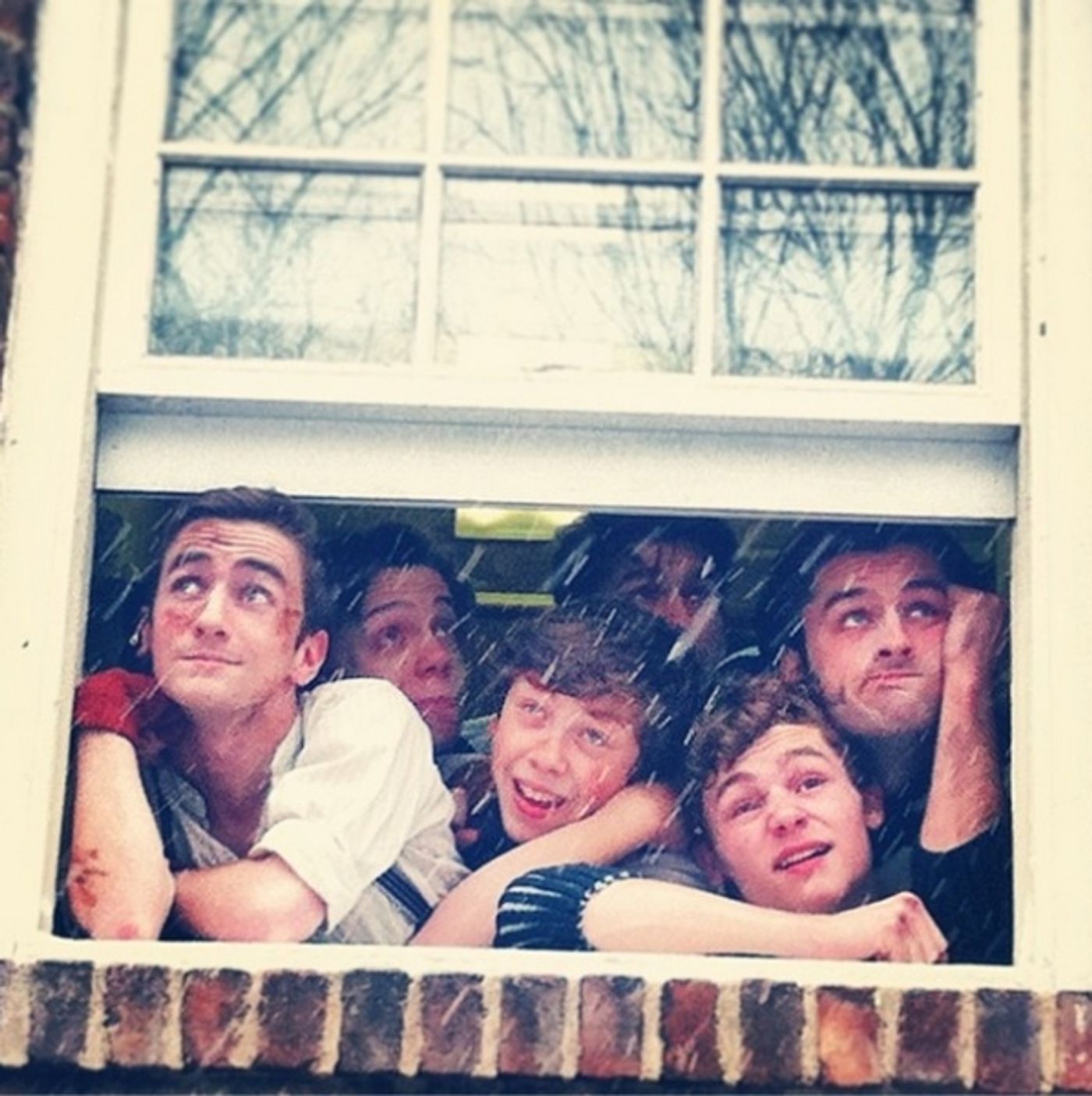 Photo Flash: Saturday Intermission Pics, Dec 14 - Men Alive Makes 'A Dwarf-us Line', BOOK OF MORMON's 'A Wreath of Franklin' and More!  Image