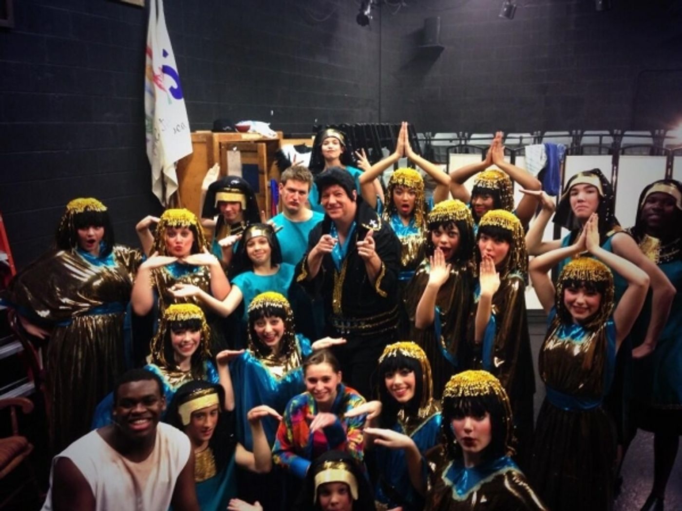 Photo Flash: Saturday Intermission Pics, Dec 14 - Men Alive Makes 'A Dwarf-us Line', BOOK OF MORMON's 'A Wreath of Franklin' and More!  Image