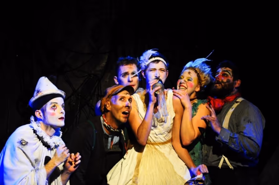 Photo Flash: First Look at The Ruffians' BURNING BLUEBEARD, Now Playing Through 1/5 at Theater Wit Image