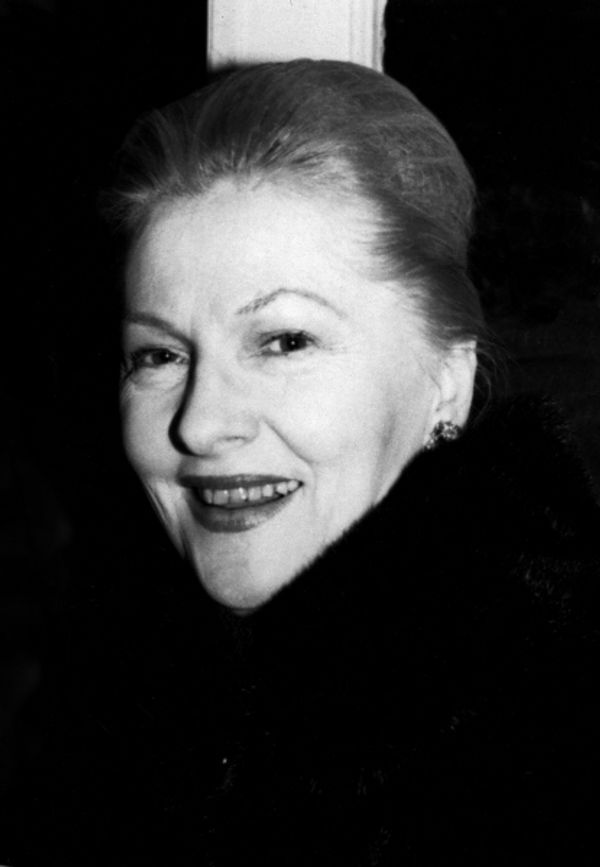 Joan Fontaine in New York City. November 1979  Photo