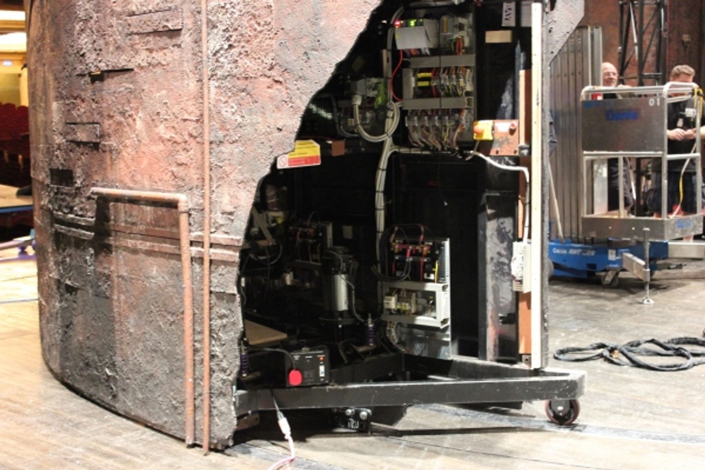 Photo Coverage: THE PHANTOM OF THE OPERA Sets Up for a Run in Minneapolis  Image