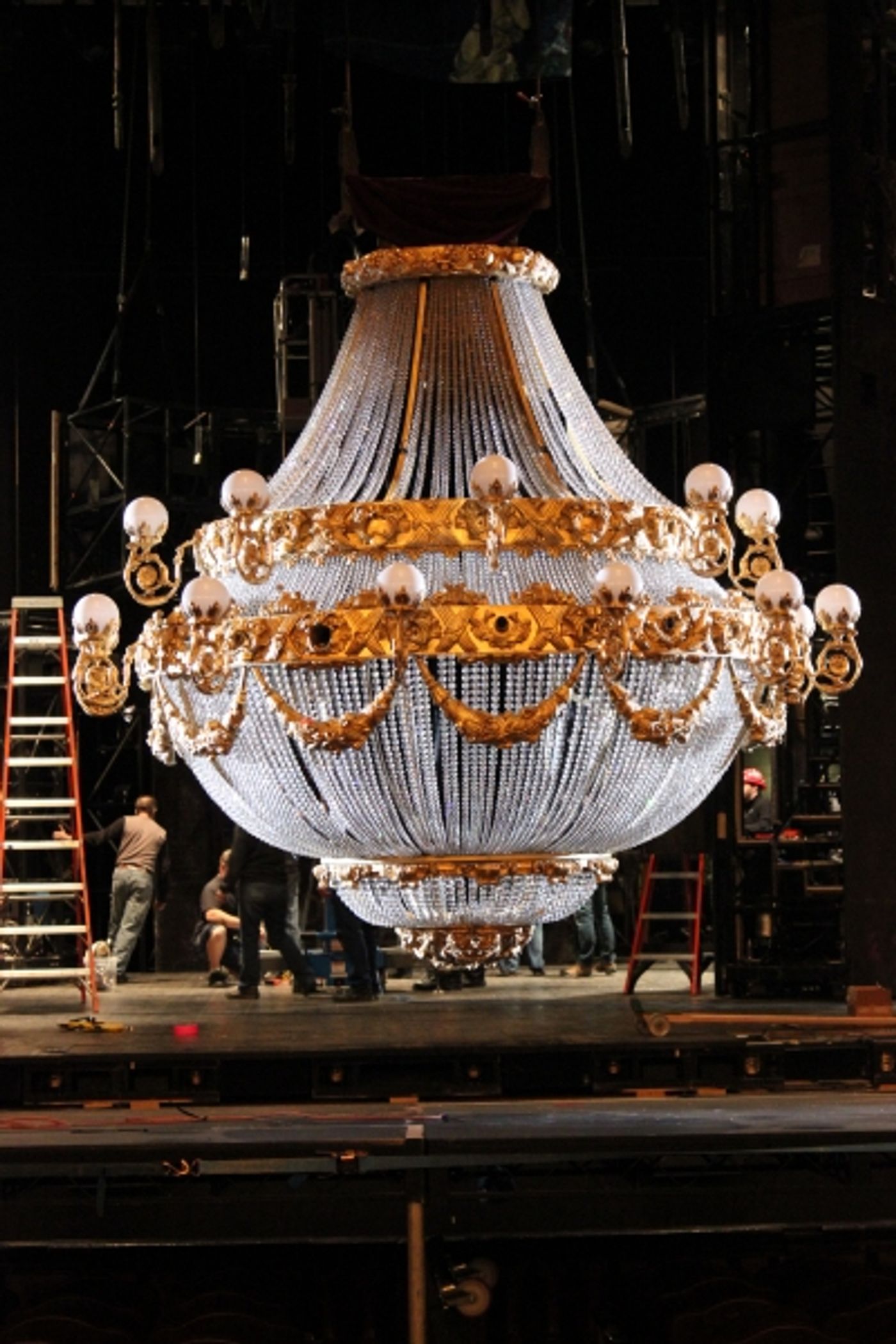 Photo Coverage: THE PHANTOM OF THE OPERA Sets Up for a Run in Minneapolis  Image