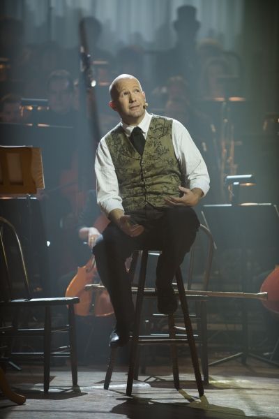 Scott Coulter as Bob Cratchitt Photo