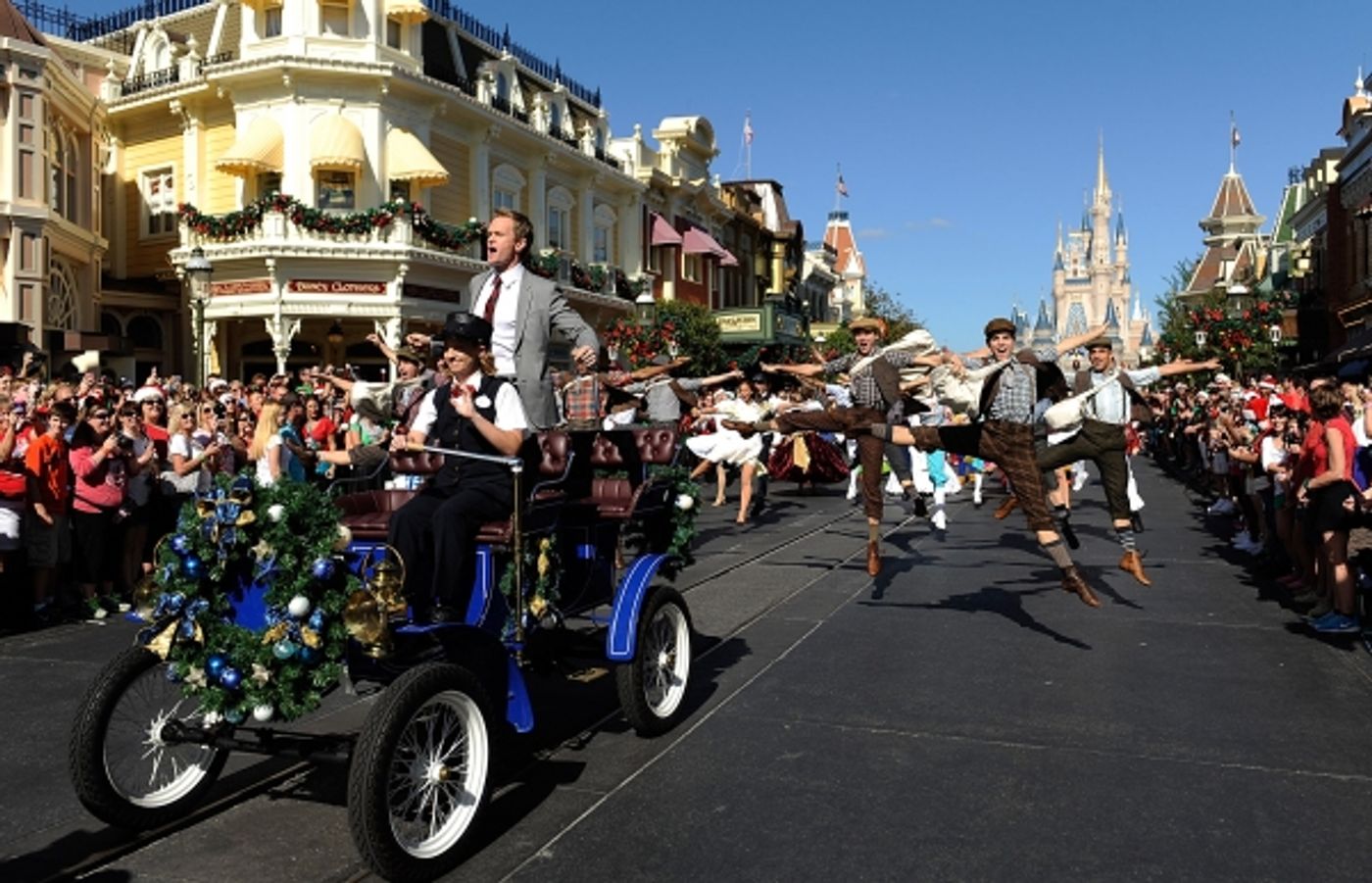 Photo Flash: Neil Patrick Harris Unites with NEWSIES Cast for Disney Parks Christmas Day Parade  Image