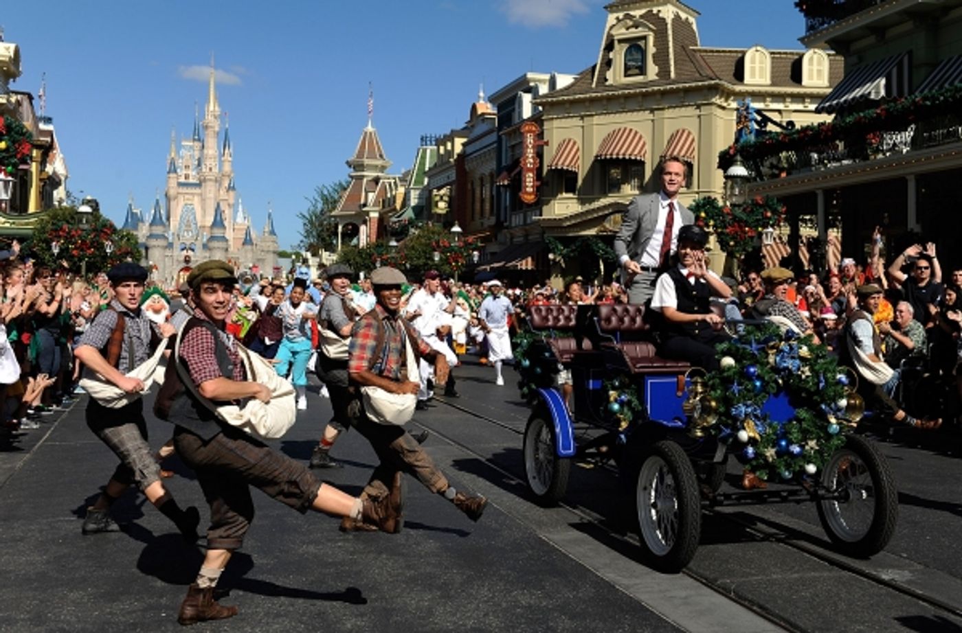 Photo Flash: Neil Patrick Harris Unites with NEWSIES Cast for Disney Parks Christmas Day Parade  Image