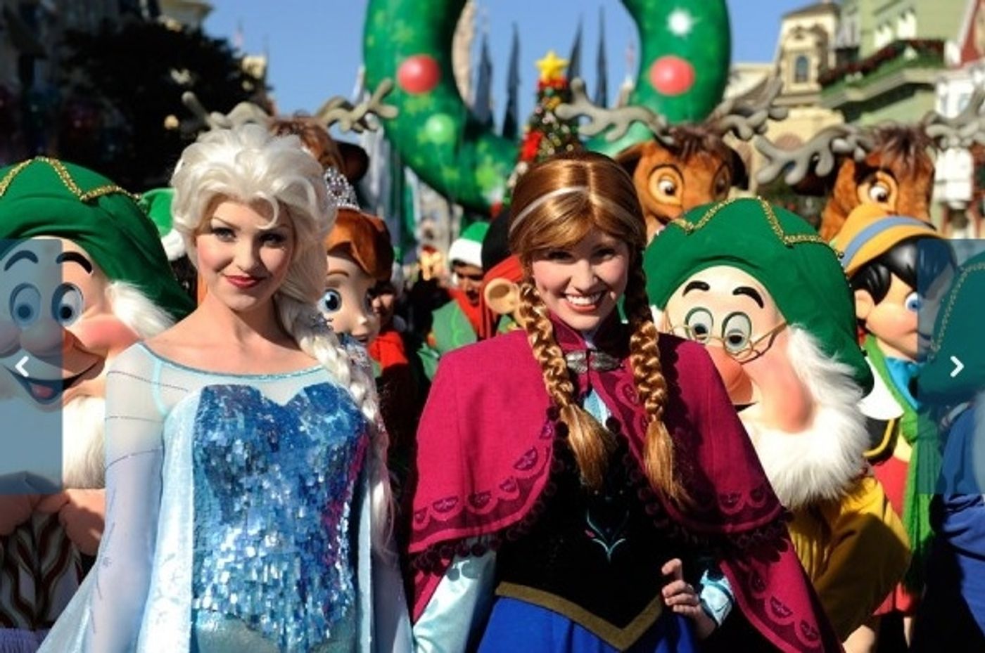 Photo Flash: Neil Patrick Harris Unites with NEWSIES Cast for Disney Parks Christmas Day Parade  Image