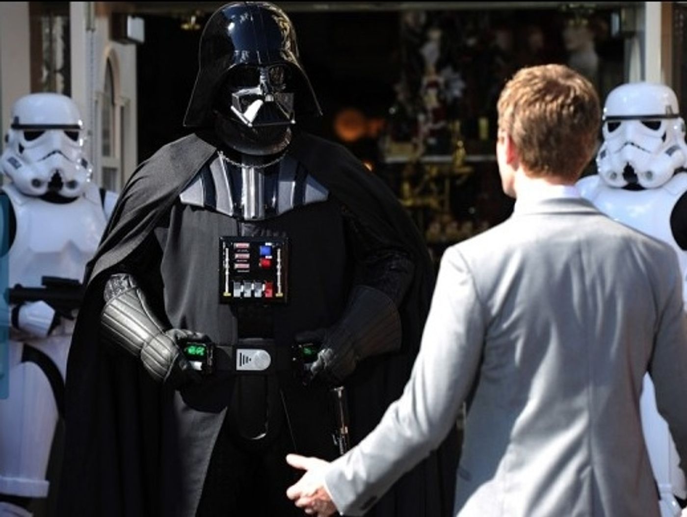 Photo Flash: Neil Patrick Harris Unites with NEWSIES Cast for Disney Parks Christmas Day Parade  Image