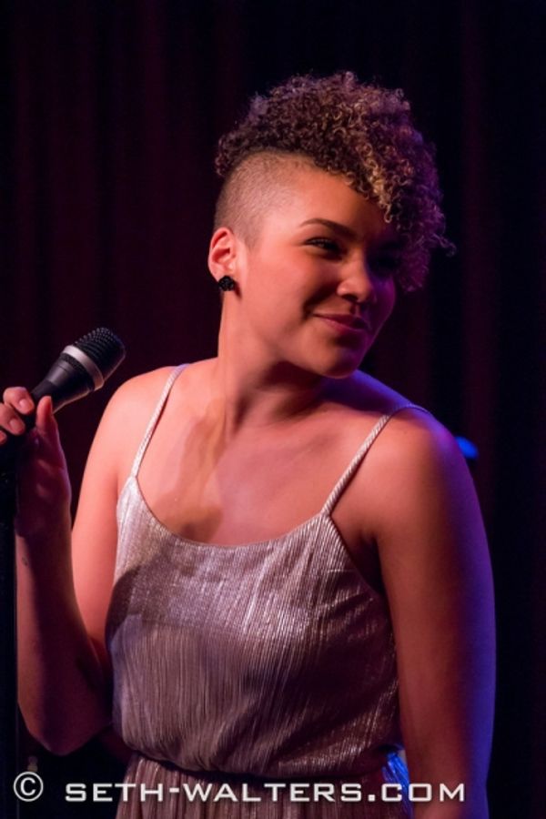 Emmy Raver-Lampman Photo