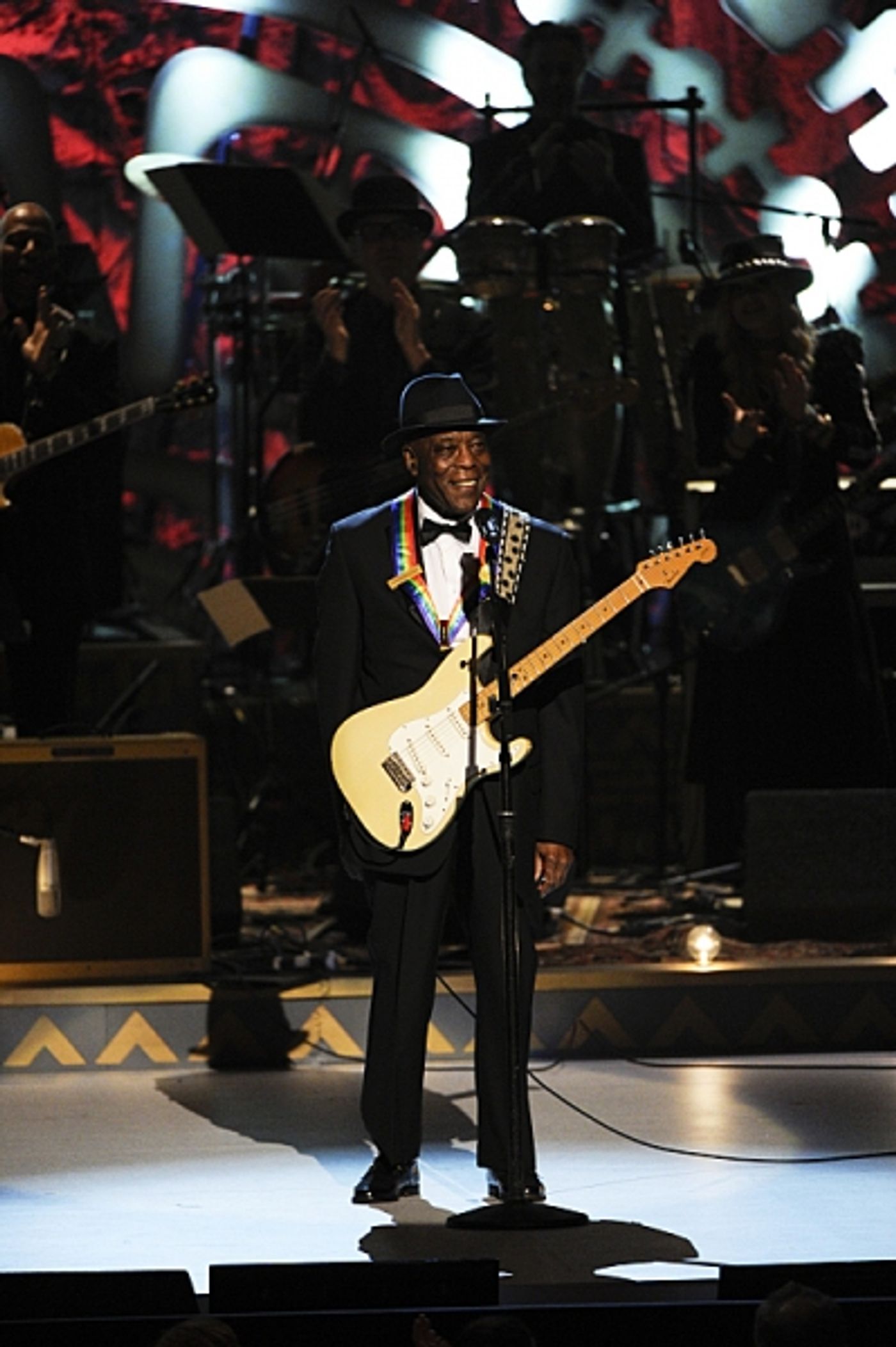 Photo Flash: Sutton Foster, Patina Miller and More Perform at 36th Annual KENNEDY CENTER HONORS, Airing Tonight Image