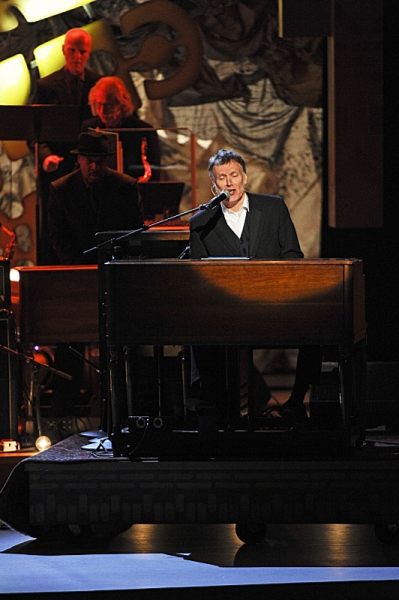 Photo Flash: Sutton Foster, Patina Miller and More Perform at 36th Annual KENNEDY CENTER HONORS, Airing Tonight Image