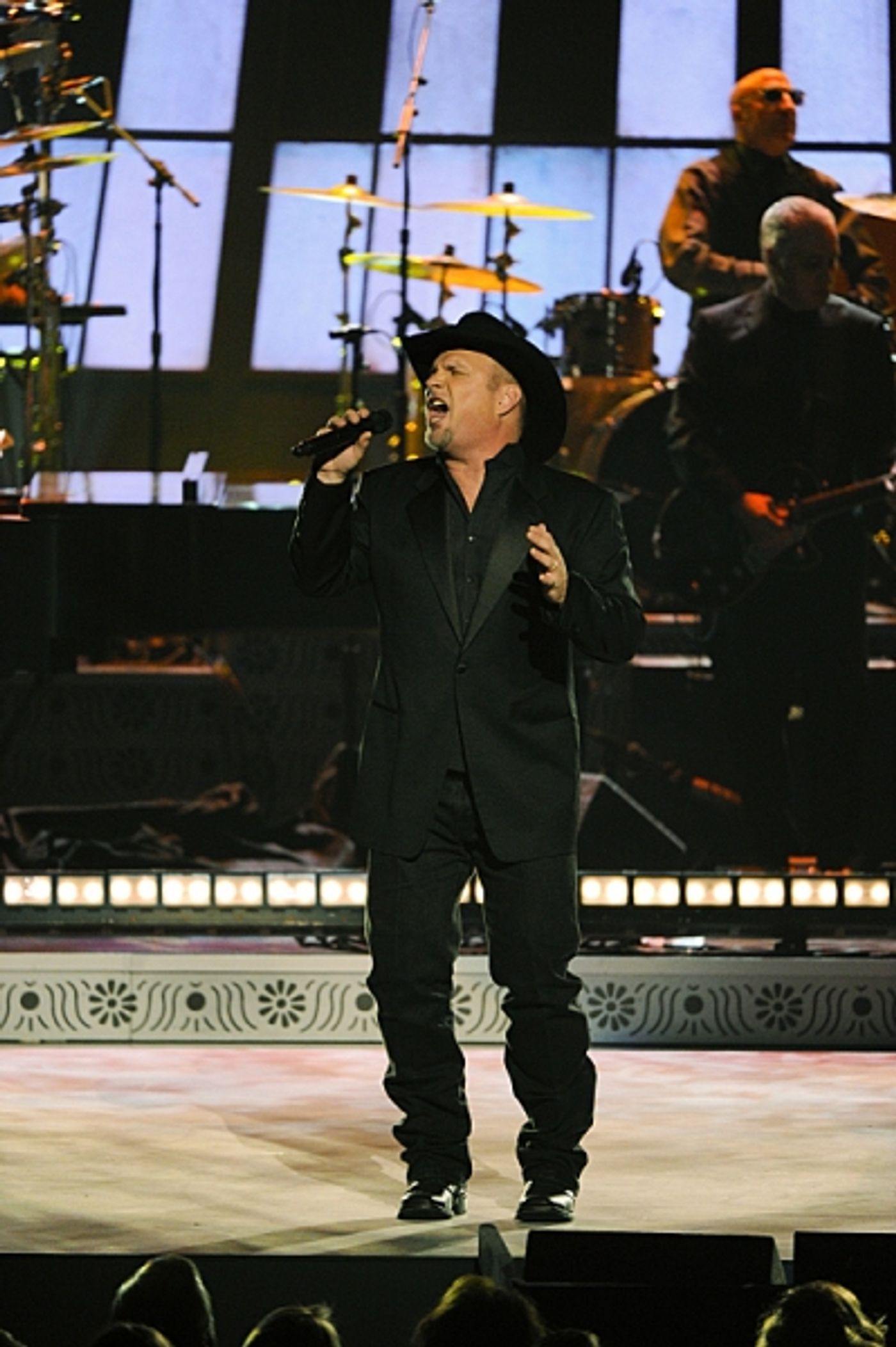 Photo Flash: Sutton Foster, Patina Miller and More Perform at 36th Annual KENNEDY CENTER HONORS, Airing Tonight Image