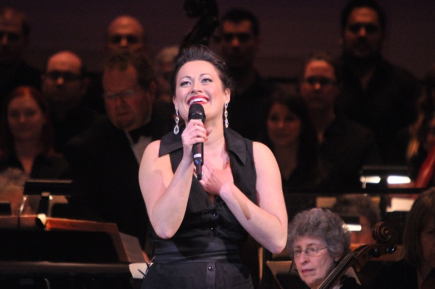 Photo Coverage: Go UNDER THE MISTLETOE with Ashley Brown & the NY Pops  Image