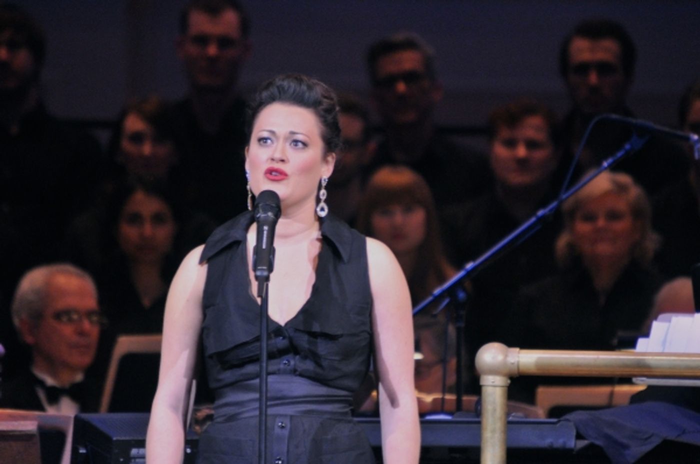 Photo Coverage: Go UNDER THE MISTLETOE with Ashley Brown & the NY Pops  Image