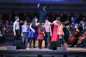 Ashley Brown, Steven Reineke and children from the audience @ BroadwayWorld Ashley Brown, Steven Reineke and children from the audience Photo