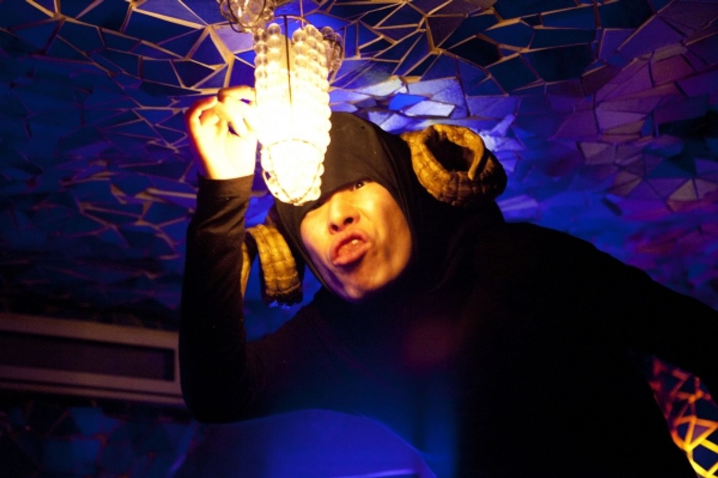 Photo Flash: First Look at Japan Society's THE ROOM NOBODY KNOWS, Coming to 'Under the Radar' Photo Flash: First Look at Japan Society's THE ROOM NOBODY KNOWS, Coming to 'Under the Radar' Image