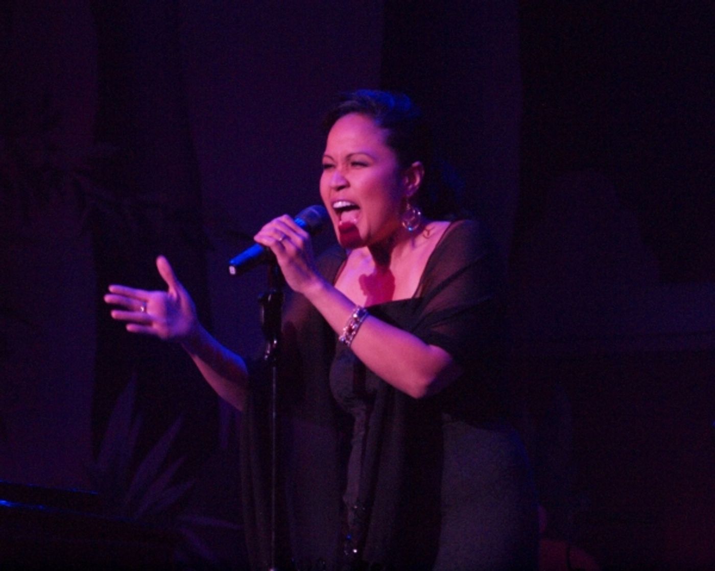 Photo Flash: Lea Thompson, Loretta Devine, Sam Harris and More Sing for Philippines Relief at Pasadena Playhouse  Image