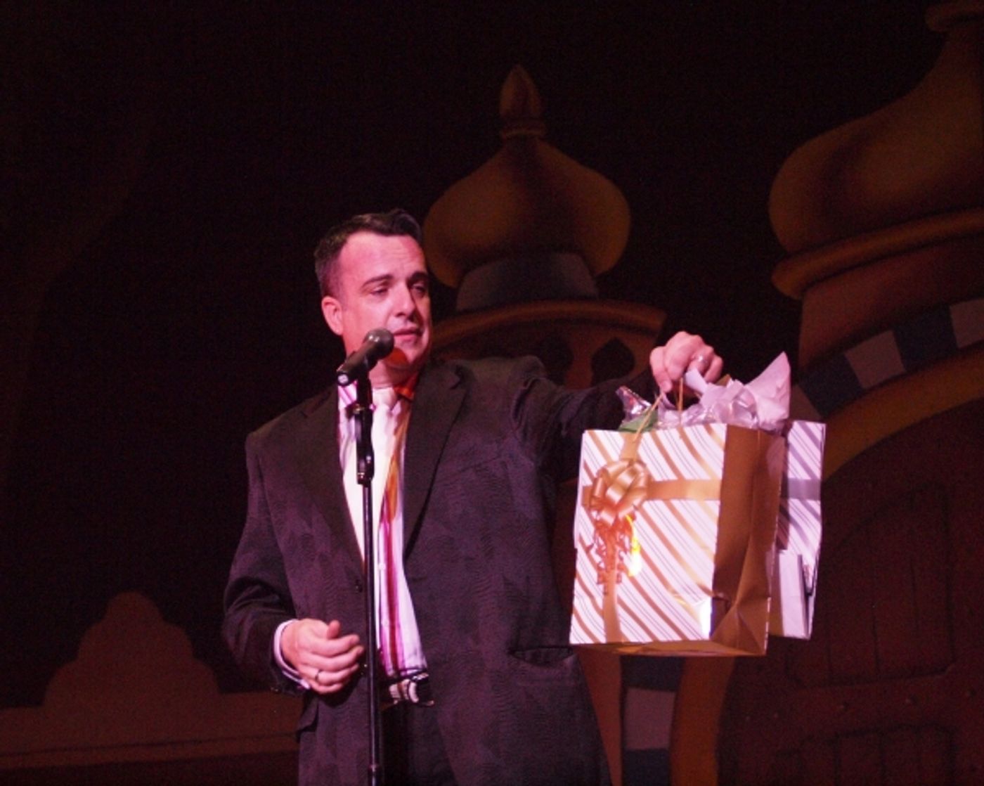 Photo Flash: Lea Thompson, Loretta Devine, Sam Harris and More Sing for Philippines Relief at Pasadena Playhouse  Image