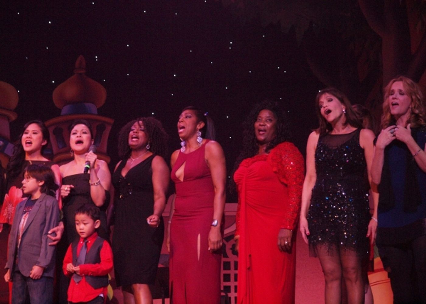 Photo Flash: Lea Thompson, Loretta Devine, Sam Harris and More Sing for Philippines Relief at Pasadena Playhouse Photo Flash: Lea Thompson, Loretta Devine, Sam Harris and More Sing for Philippines Relief at Pasadena Playhouse Image