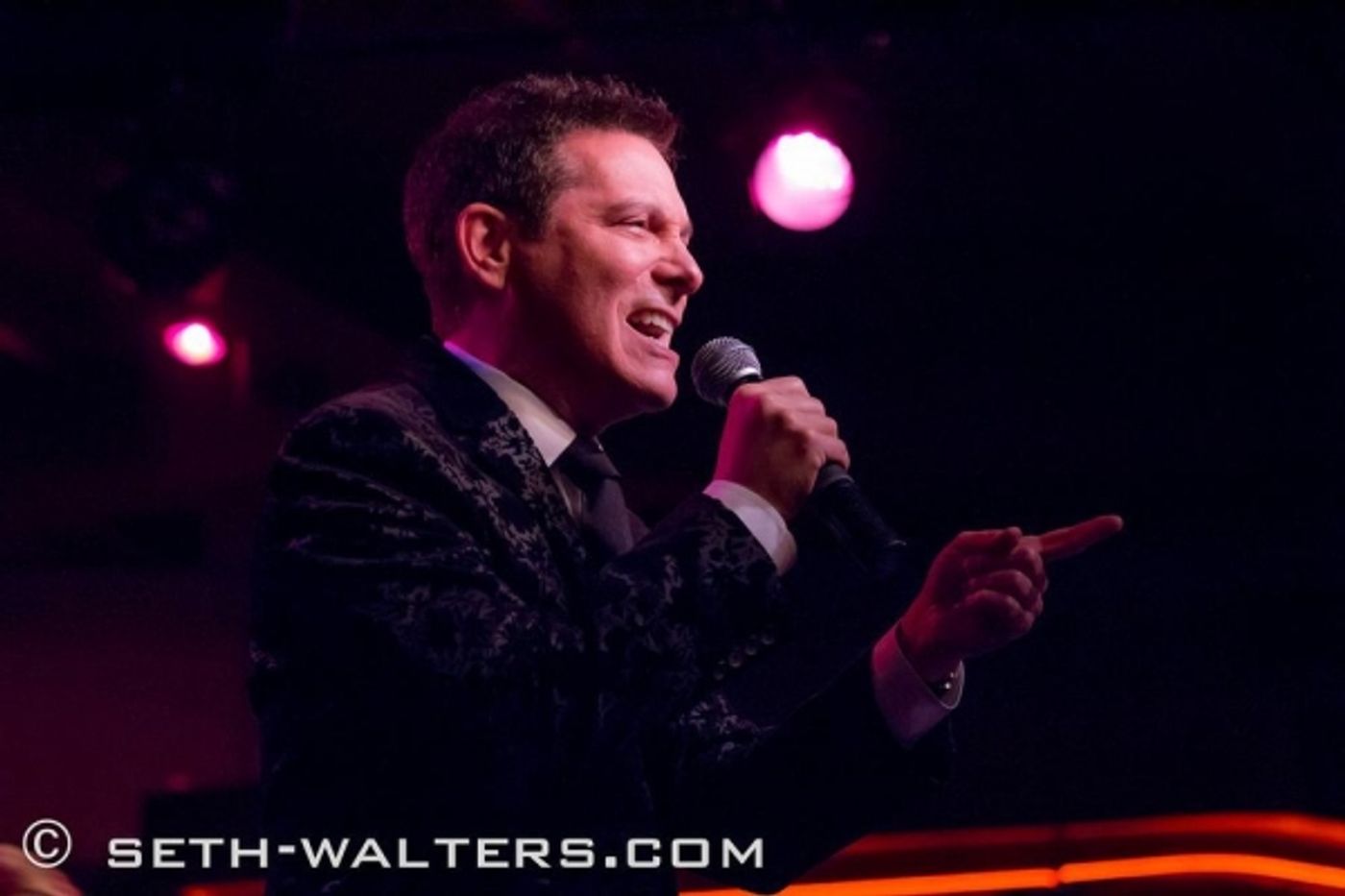 Photo Flash: Michael Feinstein Brings the Holidays to Birdland  Image