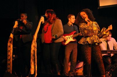 Saycon Sengbloh, Christin Amena (vocals), Stephanie Fisher(vocals), Andrew Fisher (Ke Photo