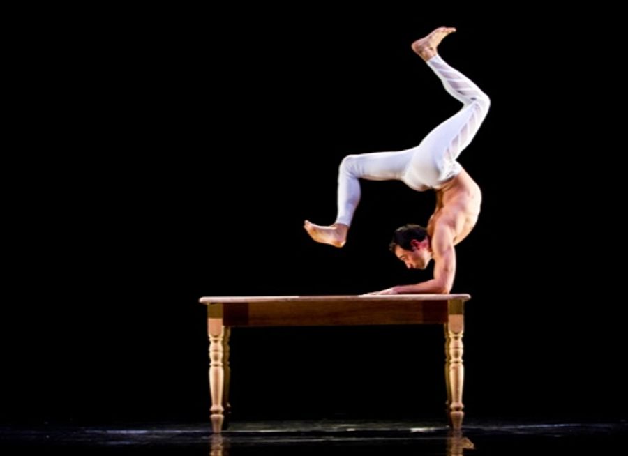 Photo Flash: Sneak Peek at MOMIX at The Joyce Image