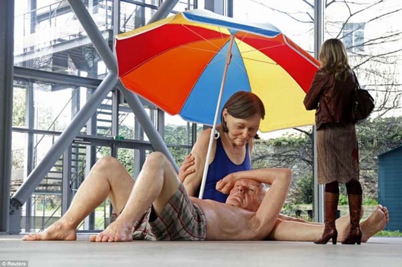 Photo Flash: Ron Mueck - Is it Real, or is it Art?  Image