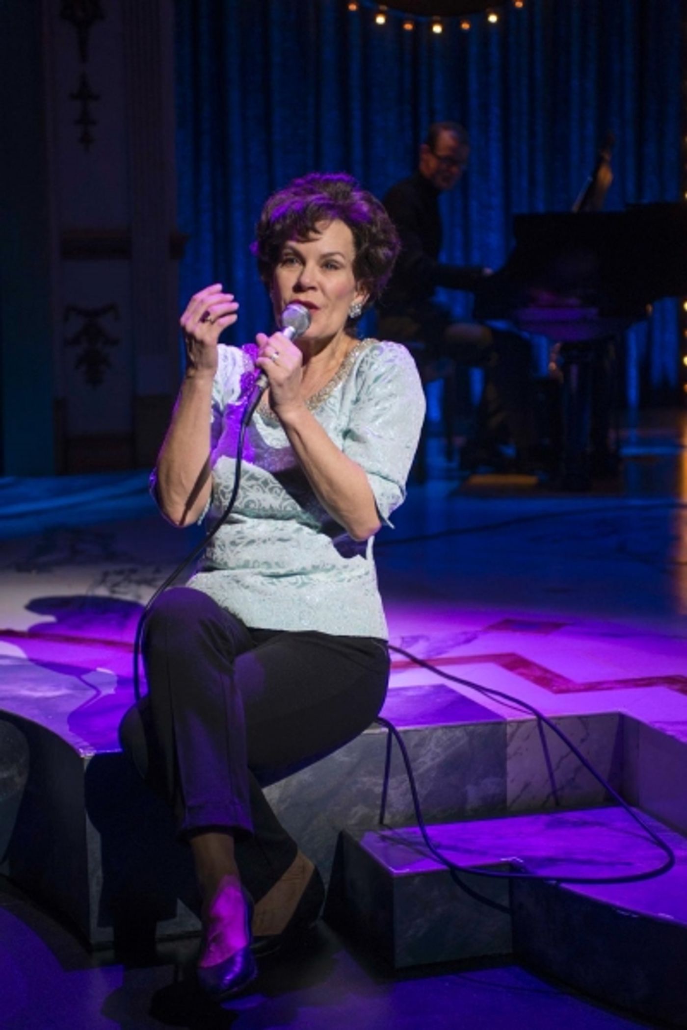 Photo Flash: First Look at Hollis Resnik in Milwaukee Rep's END OF THE RAINBOW  Image