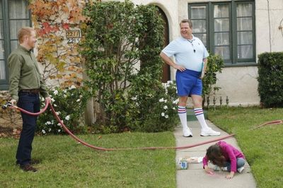 MODERN FAMILY - ''Under Pressure'' - The high school open house puts the parents in a Photo