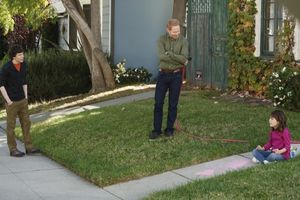 MODERN FAMILY - ''Under Pressure'' - The high school open house puts the parents in a bit of a time warp when Claire finds herself stressed out by all the pressure, Gloria encounters a ''mean girl'' mom (guest star Jane Krakowski) and Jay teaches Phil how @ BroadwayWorld MODERN FAMILY - ''Under Pressure'' - The high school open house puts the parents in a Photo