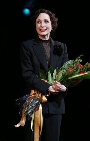 Bebe Neuwirth  Photo