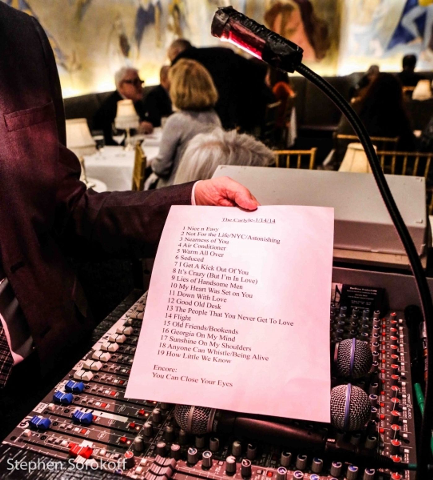 Photo Coverage: Broadway-Bound Sutton Foster Returns to the Cafe Carlyle! Photo Coverage: Broadway-Bound Sutton Foster Returns to the Cafe Carlyle! Image