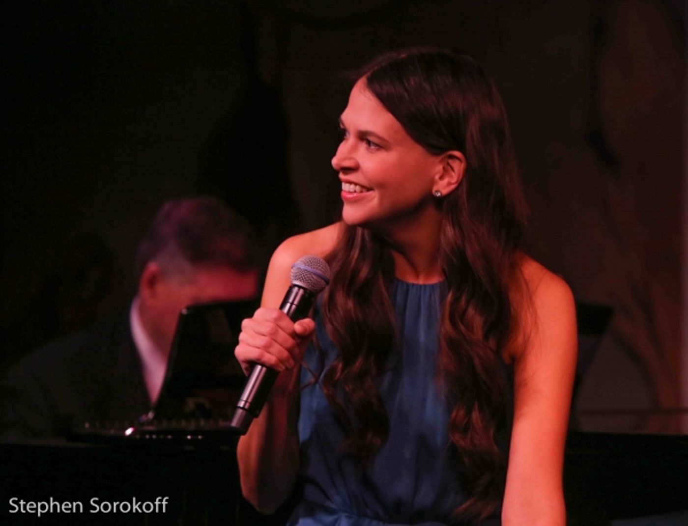 Photo Coverage: Broadway-Bound Sutton Foster Returns to the Cafe Carlyle!  Image