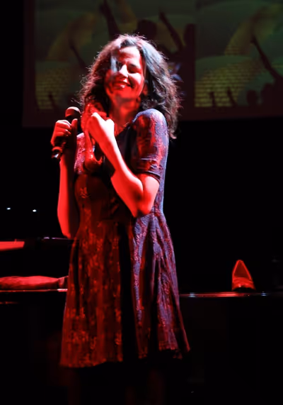 Mandy Gonzalez  Photo