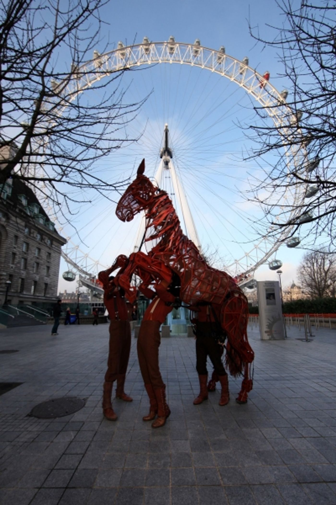 Photo Flash: WAR HORSE Equine Star Joey Celebrates 2,000 Performances in the West End  Image