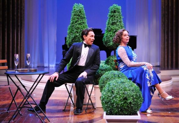  JEFFREY BLAIR CORNELL as Elyot and JULIE FISHELL as Amanda Photo