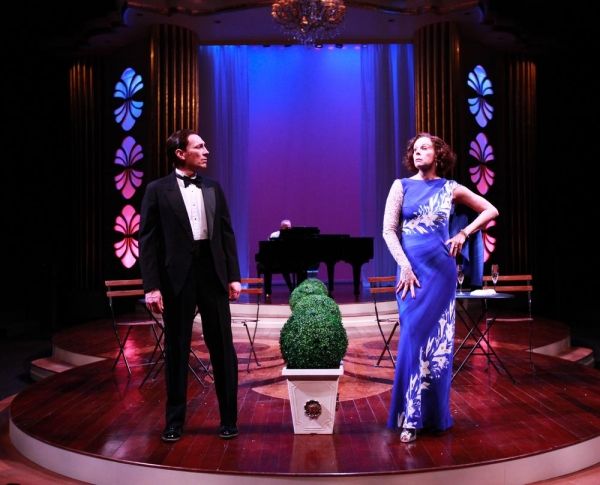  JEFFREY BLAIR CORNELL as Elyot and JULIE FISHELL as Amanda Photo