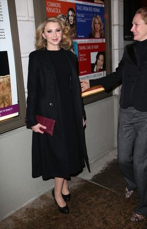 Nina Arianda and Uma Thurman  Photo